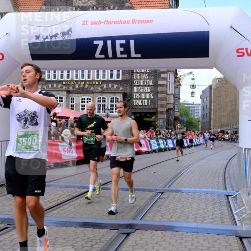 13.09.2026 - 21. swb-Marathon Bremen Tim E. http://msf.ph/oto/10366759 13.09.2026 13:04:19 Ziel 895, 2094, 2889, 3500, 4236, 9061, 9129, 9544, 9642 meine-sportfotos.de
