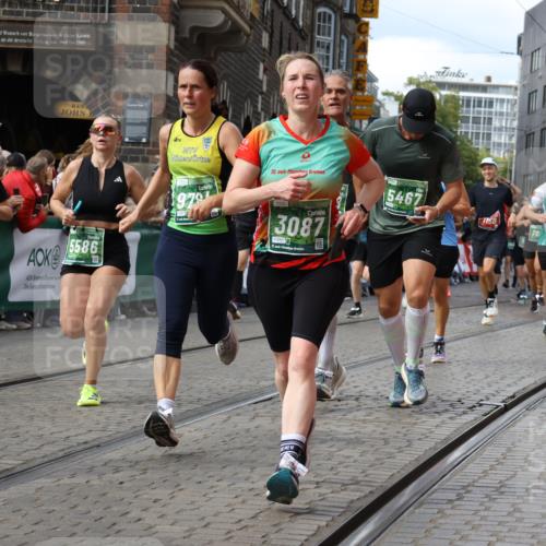 13.09.2026 - 21. swb-Marathon Bremen Strokosch-Dieckow http://msf.ph/oto/10366769 13.09.2026 13:35:43 Ziel 1150, 2003, 2041, 2090, 2318, 2356, 2625, 2866, 3055, 3311, 3621, 3916, 4062, 4635, 4985, 5016, 5661, 6315, 6320, 6418, 6837, 7285, 7305, 7377, 7703, 8300, 8401, 8530, 8773, 8915, 9526, 9527, 9845, 9887, 318, 532, 2565, 3056, 3454, 3485, 3857, 4016, 4048, 5026, 5071, 5157, 5276, 5381, 5584, 5586, 5816, 6159, 6724, 6874, 7036, 7235, 7385, 7691, 7804, 8145, 8335, 8705, 9243, 9912, 13121 meine-sportfotos.de