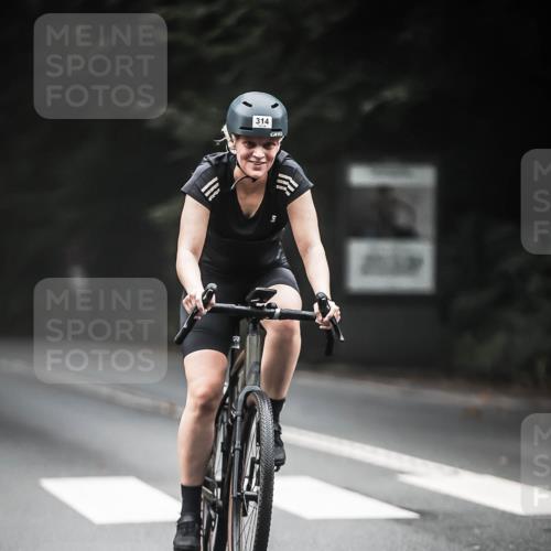 13.09.2026 - Stadtparktriathlon H.Heesch http://msf.ph/oto/10366826 13.09.2026 10:14:52 Radfahren 217, 285, 314 meine-sportfotos.de