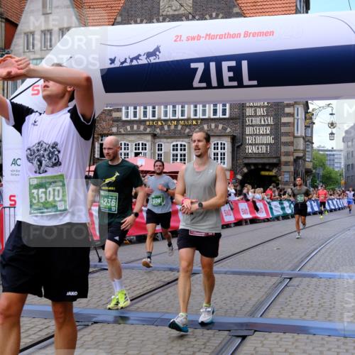 13.09.2026 - 21. swb-Marathon Bremen Tim E. http://msf.ph/oto/10366834 13.09.2026 13:04:19 Ziel 895, 2094, 2889, 3500, 4236, 9061, 9129, 9544, 9642 meine-sportfotos.de