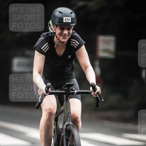 13.09.2026 - Stadtparktriathlon H.Heesch http://msf.ph/oto/10366865 13.09.2026 10:14:52 Radfahren 217, 285, 314 meine-sportfotos.de