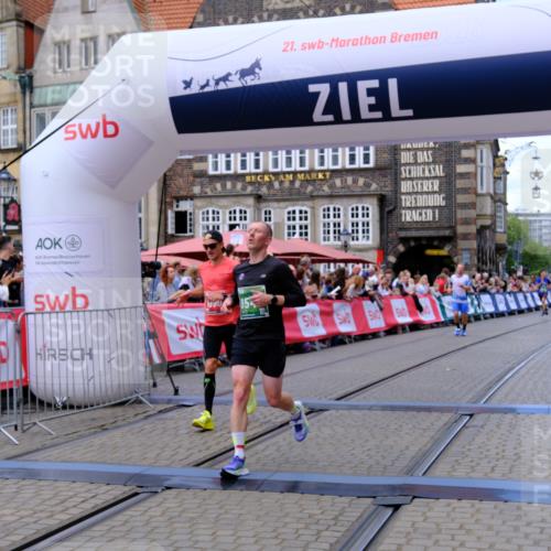 13.09.2026 - 21. swb-Marathon Bremen Tim E. http://msf.ph/oto/10366867 13.09.2026 13:04:27 Ziel 2094, 3424, 4110, 6815, 9061, 9129, 9544, 9813 meine-sportfotos.de