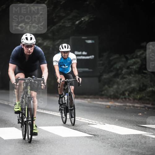 13.09.2026 - Stadtparktriathlon H.Heesch http://msf.ph/oto/10366875 13.09.2026 10:14:58 Radfahren 217, 314, 339 meine-sportfotos.de