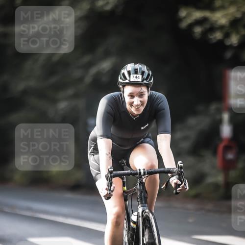 13.09.2026 - Stadtparktriathlon H.Heesch http://msf.ph/oto/10366889 13.09.2026 11:23:55 Radfahren 601, 677, 729, 744 meine-sportfotos.de