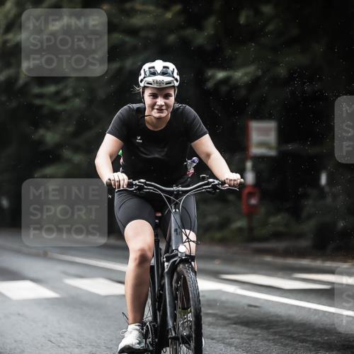 13.09.2026 - Stadtparktriathlon H.Heesch http://msf.ph/oto/10366909 13.09.2026 12:01:29 Radfahren 939, 966, 1017, 1027, 1800 meine-sportfotos.de
