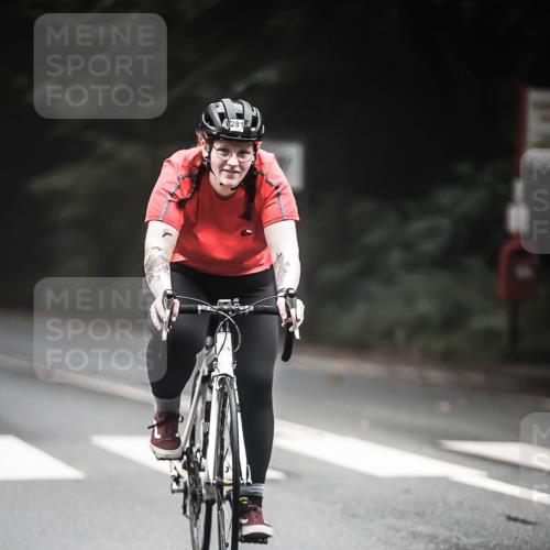 13.09.2026 - Stadtparktriathlon H.Heesch http://msf.ph/oto/10366932 13.09.2026 10:15:13 Radfahren 232, 281, 340 meine-sportfotos.de