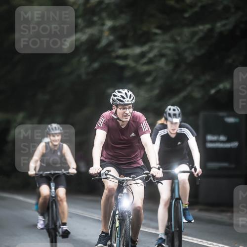 13.09.2026 - Stadtparktriathlon H.Heesch http://msf.ph/oto/10366937 13.09.2026 13:16:17 Radfahren 1097, 1263, 1264, 1351, 1383, 1418, 1437, 1446, 1457 meine-sportfotos.de