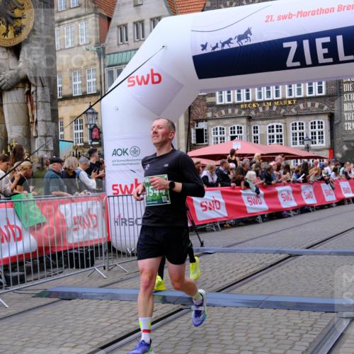 13.09.2026 - 21. swb-Marathon Bremen Tim E. http://msf.ph/oto/10366939 13.09.2026 13:04:28 Ziel 2094, 3424, 4110, 6815, 9129, 9544, 9813 meine-sportfotos.de