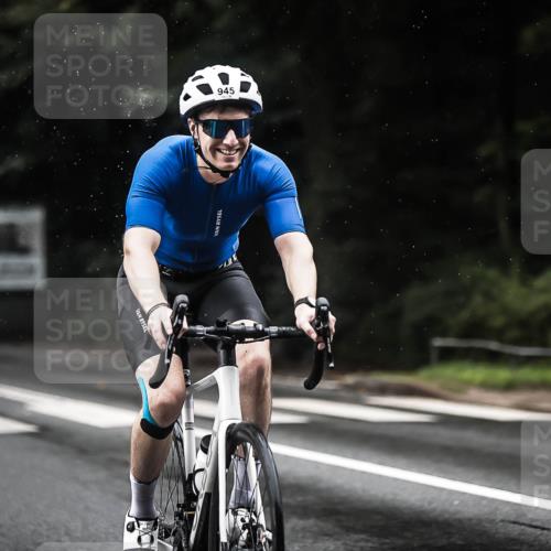 13.09.2026 - Stadtparktriathlon H.Heesch http://msf.ph/oto/10366958 13.09.2026 12:01:40 Radfahren 891, 945, 1039 meine-sportfotos.de