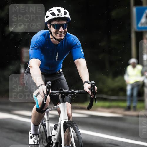 13.09.2026 - Stadtparktriathlon H.Heesch http://msf.ph/oto/10366964 13.09.2026 12:01:40 Radfahren 891, 945, 1039 meine-sportfotos.de