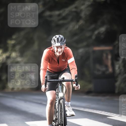 13.09.2026 - Stadtparktriathlon H.Heesch http://msf.ph/oto/10366970 13.09.2026 11:23:58 Radfahren 601, 677, 707, 729, 744 meine-sportfotos.de