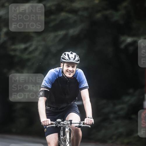 13.09.2026 - Stadtparktriathlon H.Heesch http://msf.ph/oto/10366990 13.09.2026 13:16:27 Radfahren 1292, 1303, 1330, 1447, 1476 meine-sportfotos.de