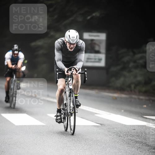 13.09.2026 - Stadtparktriathlon H.Heesch http://msf.ph/oto/10366991 13.09.2026 10:15:17 Radfahren 219, 232, 281, 340 meine-sportfotos.de