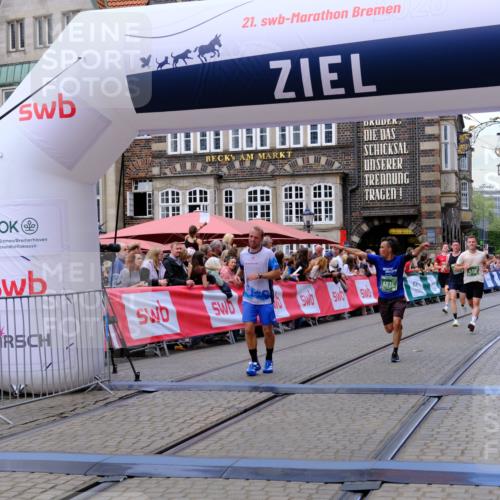 13.09.2026 - 21. swb-Marathon Bremen Tim E. http://msf.ph/oto/10366993 13.09.2026 13:04:32 Ziel 650, 3284, 3424, 4110, 4239, 6815, 9544, 9813 meine-sportfotos.de