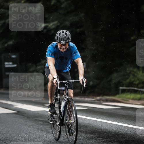 13.09.2026 - Stadtparktriathlon H.Heesch http://msf.ph/oto/10366995 13.09.2026 12:01:43 Radfahren 863, 891, 897, 945, 1039 meine-sportfotos.de