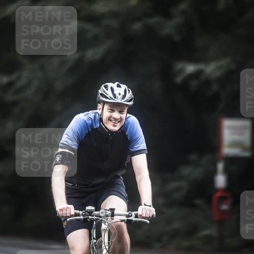 13.09.2026 - Stadtparktriathlon H.Heesch http://msf.ph/oto/10366997 13.09.2026 13:16:27 Radfahren 1292, 1303, 1330, 1447, 1476 meine-sportfotos.de
