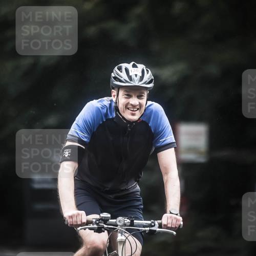 13.09.2026 - Stadtparktriathlon H.Heesch http://msf.ph/oto/10367013 13.09.2026 13:16:27 Radfahren 1292, 1303, 1330, 1447, 1476 meine-sportfotos.de