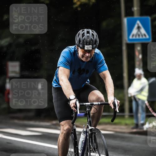 13.09.2026 - Stadtparktriathlon H.Heesch http://msf.ph/oto/10367014 13.09.2026 12:01:44 Radfahren 863, 891, 897, 915, 945, 1039 meine-sportfotos.de