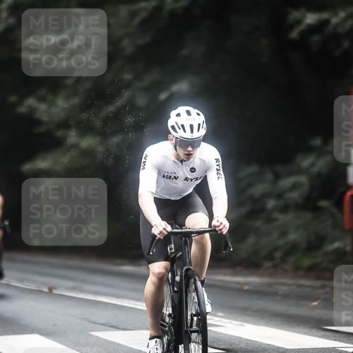 13.09.2026 - Stadtparktriathlon H.Heesch http://msf.ph/oto/10367020 13.09.2026 13:16:28 Radfahren 1292, 1303, 1330, 1447, 1476 meine-sportfotos.de