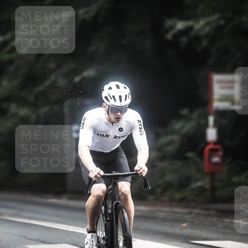 13.09.2026 - Stadtparktriathlon H.Heesch http://msf.ph/oto/10367023 13.09.2026 13:16:28 Radfahren 1292, 1303, 1330, 1447, 1476 meine-sportfotos.de
