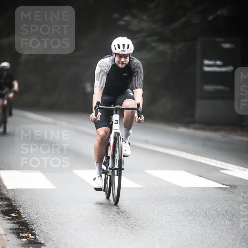 13.09.2026 - Stadtparktriathlon H.Heesch http://msf.ph/oto/10367056 13.09.2026 10:15:23 Radfahren 219, 232, 306, 340 meine-sportfotos.de
