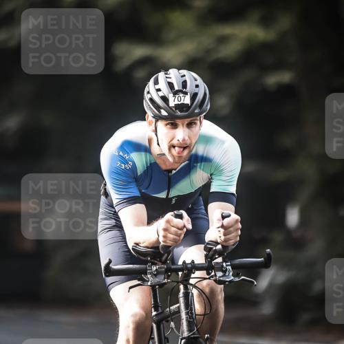 13.09.2026 - Stadtparktriathlon H.Heesch http://msf.ph/oto/10367064 13.09.2026 11:24:03 Radfahren 677, 707 meine-sportfotos.de
