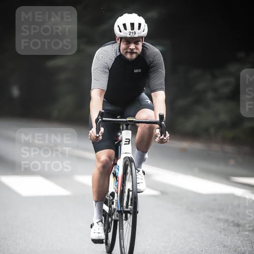 13.09.2026 - Stadtparktriathlon H.Heesch http://msf.ph/oto/10367088 13.09.2026 10:15:24 Radfahren 219, 306, 340 meine-sportfotos.de