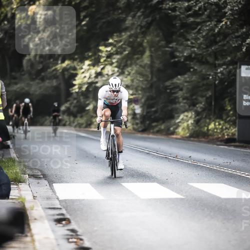 13.09.2026 - Stadtparktriathlon H.Heesch http://msf.ph/oto/10367090 13.09.2026 11:24:18 Radfahren 655, 690 meine-sportfotos.de