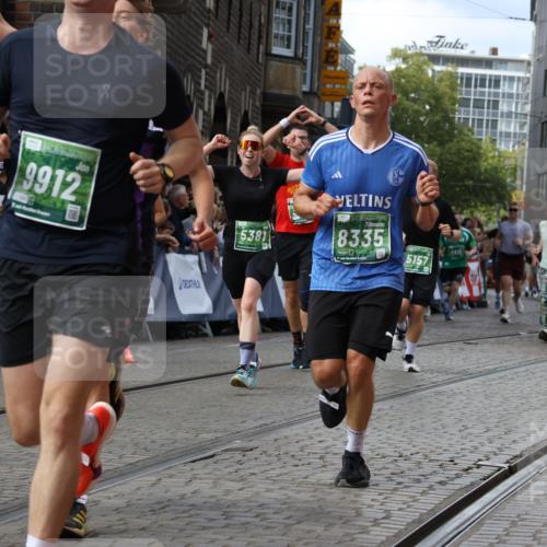 13.09.2026 - 21. swb-Marathon Bremen Strokosch-Dieckow http://msf.ph/oto/10367092 13.09.2026 13:35:48 Ziel 156, 1150, 2041, 2090, 2318, 2356, 2625, 2866, 3055, 3621, 4062, 4326, 5661, 6315, 6418, 6465, 6466, 6644, 6837, 7285, 7305, 7377, 7597, 7700, 8401, 8530, 8773, 8915, 9845, 9887, 1867, 2565, 3026, 3056, 3454, 4016, 5026, 5157, 5276, 5381, 5816, 6159, 6874, 7036, 7043, 7385, 7804, 8145, 8227, 8705, 9243, 13179 meine-sportfotos.de