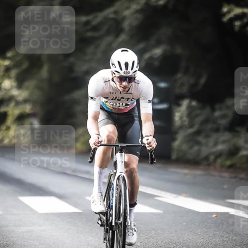 13.09.2026 - Stadtparktriathlon H.Heesch http://msf.ph/oto/10367101 13.09.2026 11:24:19 Radfahren 655, 690, 712 meine-sportfotos.de