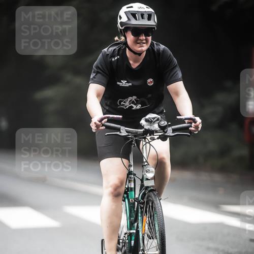 13.09.2026 - Stadtparktriathlon H.Heesch http://msf.ph/oto/10367145 13.09.2026 10:15:27 Radfahren 219, 293, 306 meine-sportfotos.de
