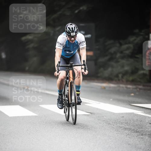 13.09.2026 - Stadtparktriathlon H.Heesch http://msf.ph/oto/10367200 13.09.2026 10:15:35 Radfahren 218, 293, 329, 341, 409 meine-sportfotos.de