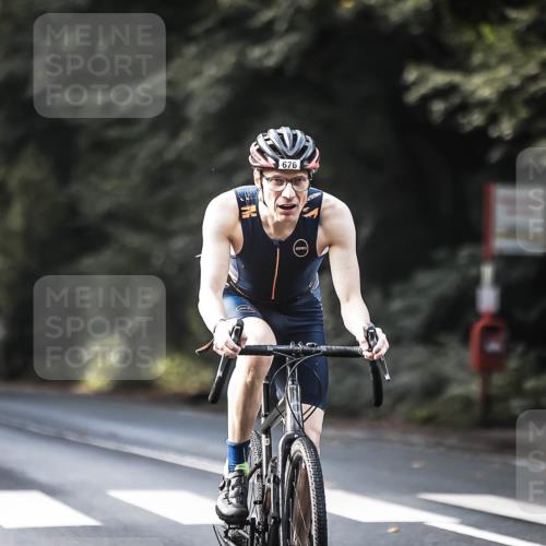 13.09.2026 - Stadtparktriathlon H.Heesch http://msf.ph/oto/10367218 13.09.2026 11:24:27 Radfahren 467, 649, 655, 676, 712 meine-sportfotos.de