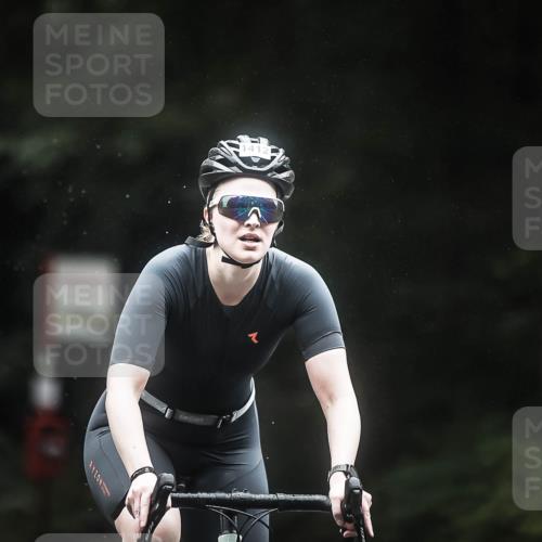13.09.2026 - Stadtparktriathlon H.Heesch http://msf.ph/oto/10367226 13.09.2026 13:16:44 Radfahren 1327, 1412, 1421 meine-sportfotos.de