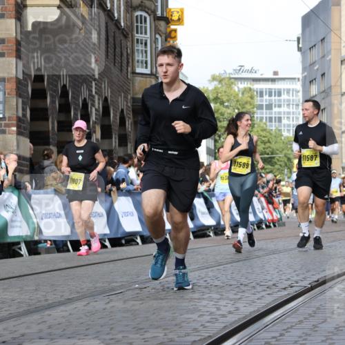 13.09.2026 - 21. swb-Marathon Bremen Strokosch-Dieckow http://msf.ph/oto/10367239 13.09.2026 11:00:15 Ziel 10175, 10236, 10691, 10758, 10867, 11054, 11056, 11071, 11089, 11158, 11159, 11160, 11250, 11259, 11427, 11445, 11453, 11528, 11637, 11803, 11879, 11904, 12123, 12238, 12239, 12242, 12243, 12274, 12388, 12480, 10144, 10677, 10801, 10810, 11045, 11126, 11129, 11547, 11623, 12018, 12105, 12106, 12190, 12291, 12394, 12530, 12531 meine-sportfotos.de