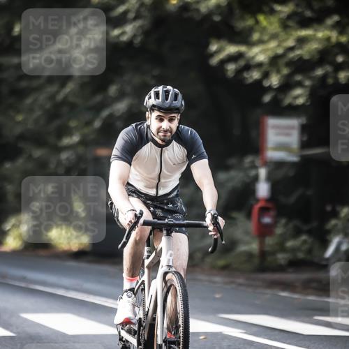 13.09.2026 - Stadtparktriathlon H.Heesch http://msf.ph/oto/10367259 13.09.2026 11:24:30 Radfahren 467, 649, 676, 712, 779 meine-sportfotos.de