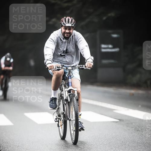 13.09.2026 - Stadtparktriathlon H.Heesch http://msf.ph/oto/10367261 13.09.2026 10:15:37 Radfahren 218, 293, 329, 341, 409 meine-sportfotos.de
