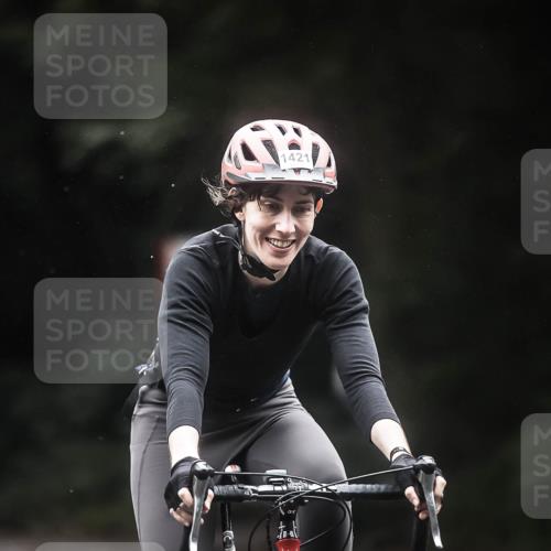 13.09.2026 - Stadtparktriathlon H.Heesch http://msf.ph/oto/10367283 13.09.2026 13:16:50 Radfahren 1412, 1421 meine-sportfotos.de