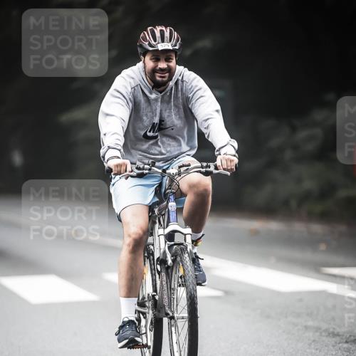 13.09.2026 - Stadtparktriathlon H.Heesch http://msf.ph/oto/10367294 13.09.2026 10:15:37 Radfahren 218, 293, 329, 341, 409 meine-sportfotos.de