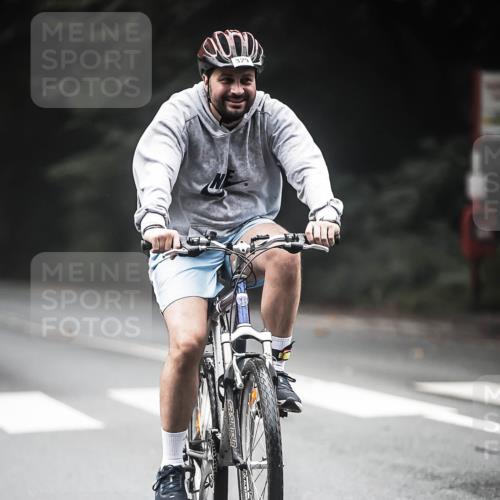 13.09.2026 - Stadtparktriathlon H.Heesch http://msf.ph/oto/10367305 13.09.2026 10:15:37 Radfahren 218, 293, 329, 341, 409 meine-sportfotos.de