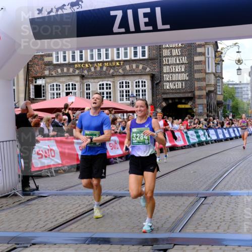 13.09.2026 - 21. swb-Marathon Bremen Tim E. http://msf.ph/oto/10367350 13.09.2026 13:04:43 Ziel 650, 744, 1223, 1224, 1860, 2207, 3284, 3424, 4239, 7871, 8936, 13034 meine-sportfotos.de