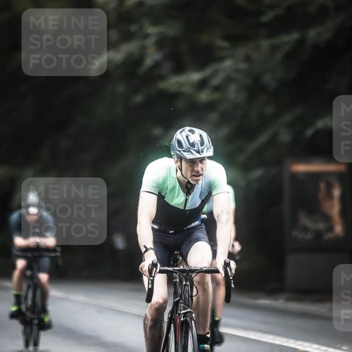 13.09.2026 - Stadtparktriathlon H.Heesch http://msf.ph/oto/10367355 13.09.2026 13:17:16 Radfahren 1239, 1319, 1324, 1422 meine-sportfotos.de