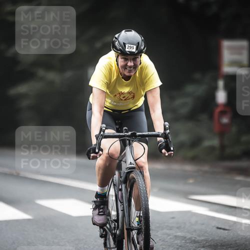 13.09.2026 - Stadtparktriathlon H.Heesch http://msf.ph/oto/10367429 13.09.2026 10:15:47 Radfahren 263, 295, 327, 409 meine-sportfotos.de