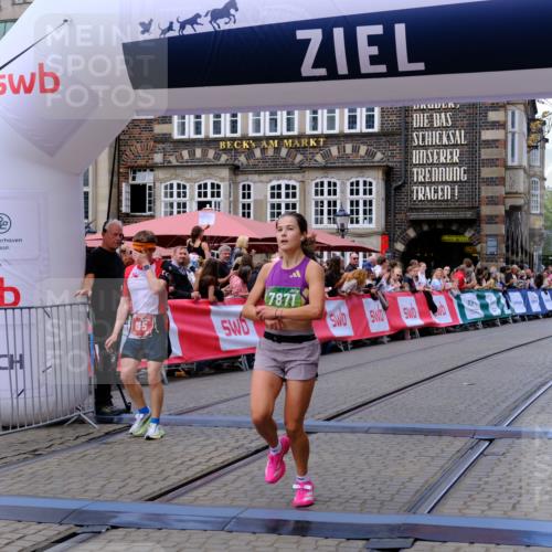 13.09.2026 - 21. swb-Marathon Bremen Tim E. http://msf.ph/oto/10367440 13.09.2026 13:04:47 Ziel 650, 744, 1223, 1224, 1860, 2207, 2956, 3284, 4239, 7871, 8936, 13034 meine-sportfotos.de