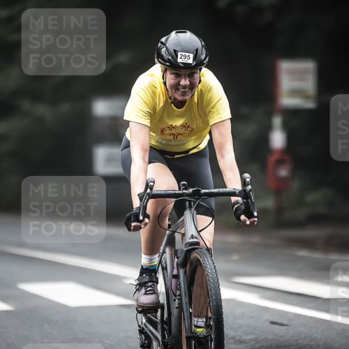 13.09.2026 - Stadtparktriathlon H.Heesch http://msf.ph/oto/10367442 13.09.2026 10:15:47 Radfahren 263, 295, 327, 409 meine-sportfotos.de