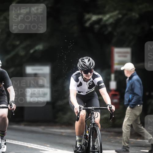 13.09.2026 - Stadtparktriathlon H.Heesch http://msf.ph/oto/10367445 13.09.2026 13:17:32 Radfahren 1362, 1368 meine-sportfotos.de