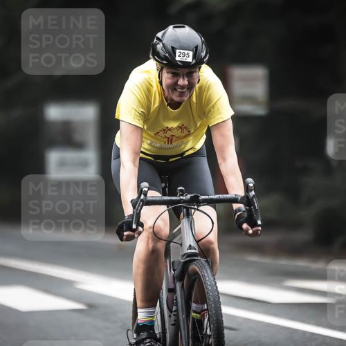 13.09.2026 - Stadtparktriathlon H.Heesch http://msf.ph/oto/10367446 13.09.2026 10:15:47 Radfahren 263, 295, 327, 409 meine-sportfotos.de