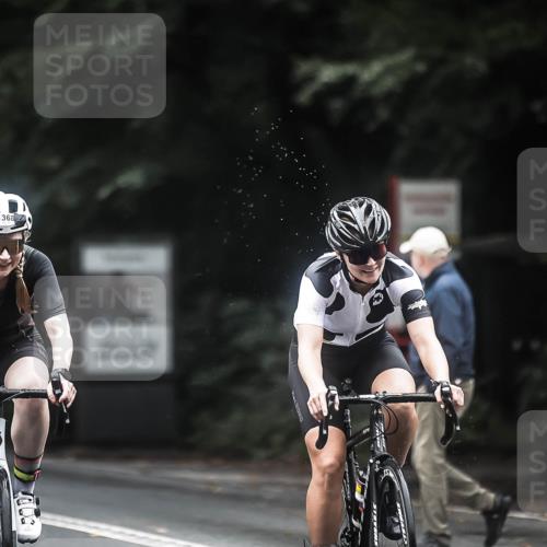 13.09.2026 - Stadtparktriathlon H.Heesch http://msf.ph/oto/10367456 13.09.2026 13:17:32 Radfahren 1362, 1368 meine-sportfotos.de