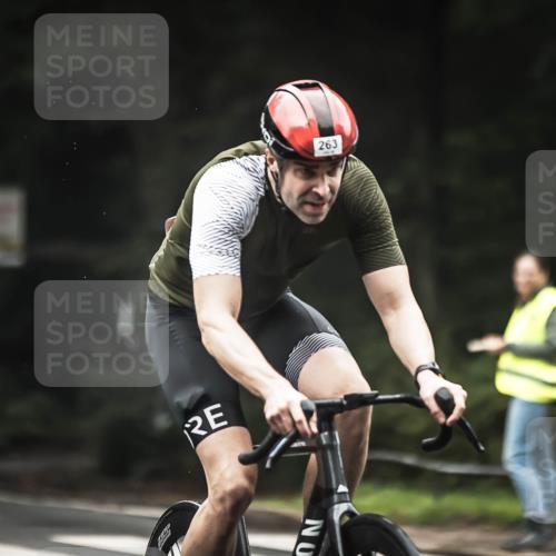13.09.2026 - Stadtparktriathlon H.Heesch http://msf.ph/oto/10367462 13.09.2026 10:15:48 Radfahren 263, 295, 327 meine-sportfotos.de