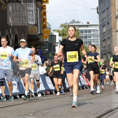 13.09.2026 - 21. swb-Marathon Bremen Strokosch-Dieckow http://msf.ph/oto/10367466 13.09.2026 11:00:25 Ziel 10175, 10758, 10867, 11016, 11071, 11158, 11159, 11160, 11250, 11259, 11427, 11445, 11453, 11524, 11525, 11528, 11587, 11588, 11589, 11879, 11907, 12123, 12238, 12239, 12274, 12352, 10263, 10272, 10275, 10306, 10369, 11126, 11162, 11180, 11687, 11708, 11769, 11838, 12018, 12430 meine-sportfotos.de